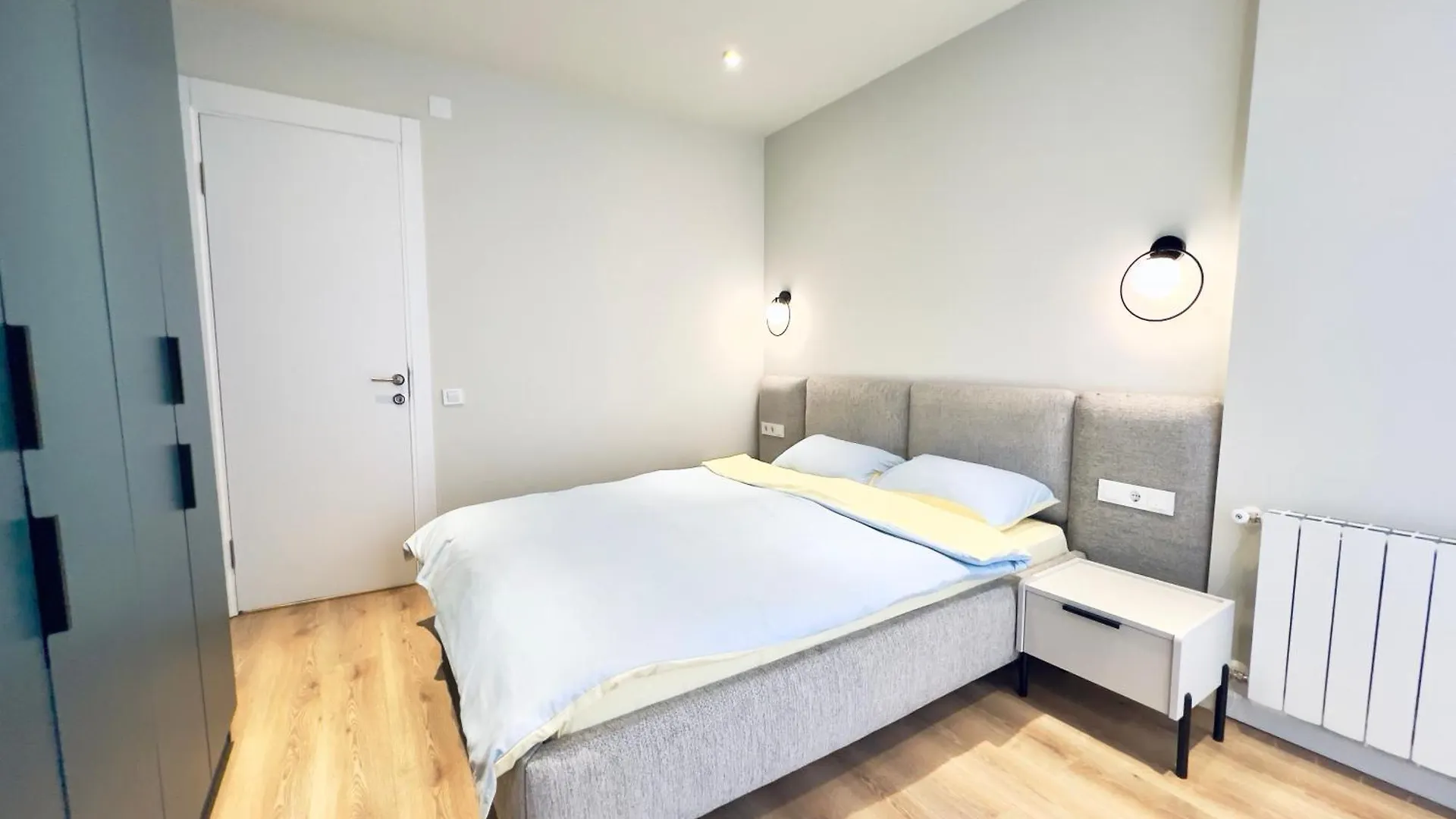 Солнечная Квартира С Отдельной Спальней И Панорамным Видом На Горы Next Apartments Batum