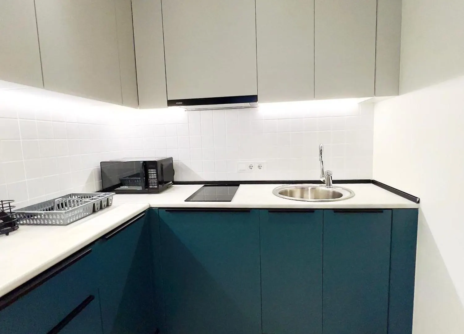 Солнечная Квартира С Отдельной Спальней И Панорамным Видом На Горы Next Apartments Batum