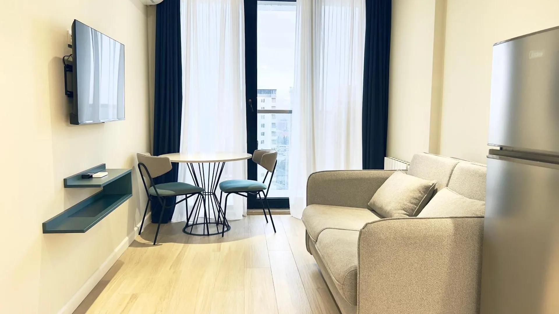 Солнечная Квартира С Отдельной Спальней И Панорамным Видом На Горы Next Apartments Batum
