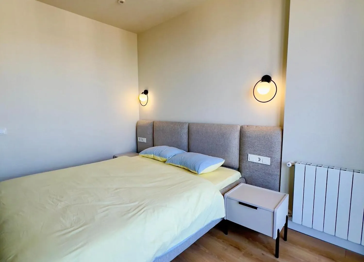 Солнечная Квартира С Отдельной Спальней И Панорамным Видом На Горы Next Apartments Batum