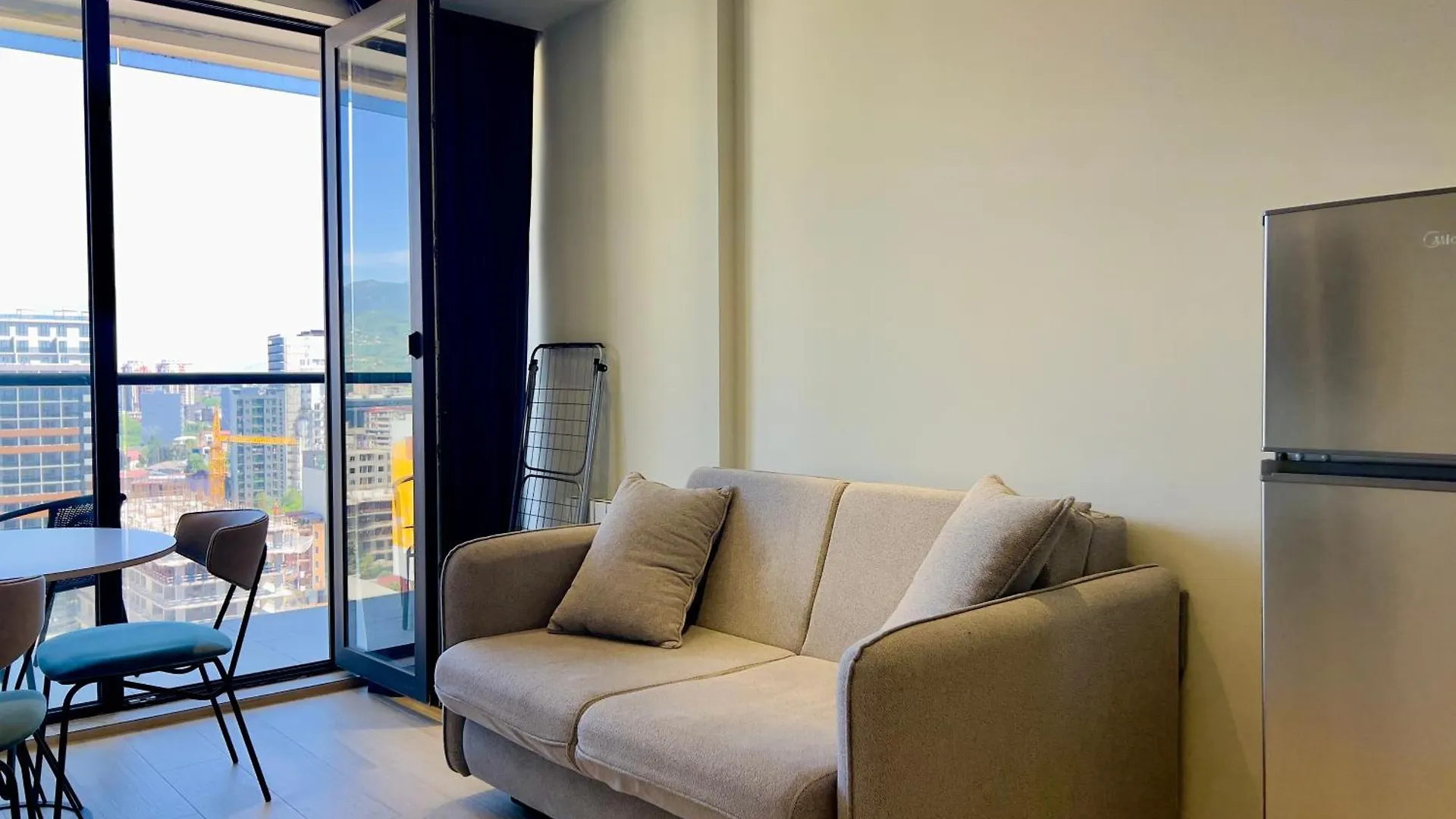 Солнечная Квартира С Отдельной Спальней И Панорамным Видом На Горы Next Apartments Batum Gürcistan